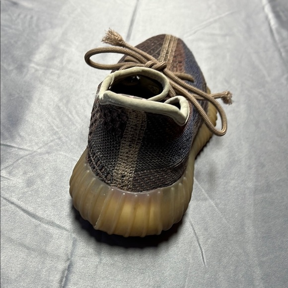 Yeezy Boost 350 v2 unisex UK size 4 brown/ blue us 4 1/2 used - Picture 13 of 16